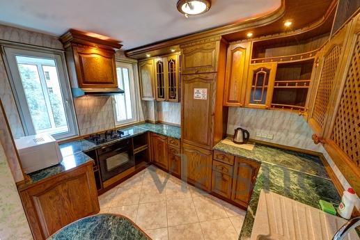 Podobova rent 3k apartment, Kyiv - apartment by the day