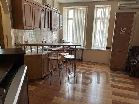 Rent a 3k apartment near the center of Kiev, Kyiv - apartment by the day