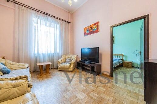 Podobova rent 4k apartment, Kyiv - apartment by the day