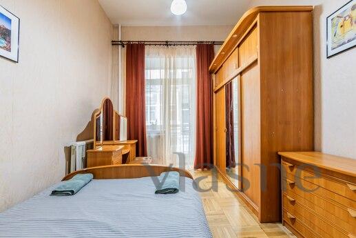 Podobova rent 4k apartment, Kyiv - apartment by the day