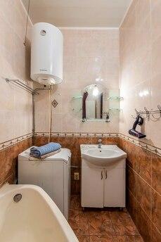 Podobova rent 4k apartment, Kyiv - apartment by the day