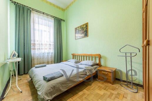 Podobova rent 4k apartment, Kyiv - apartment by the day