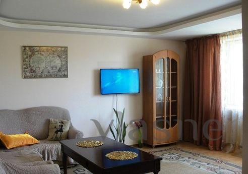 For hourly, daily. Bright and cozy apartment in a walking di