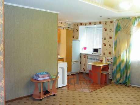 Чистая, уютная квартира в центре., Барнаул - квартира посуточно