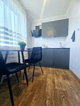 Daily rent apartment in M.Masieskogo metro station. KhTZ, Kharkiv - apartment by the day