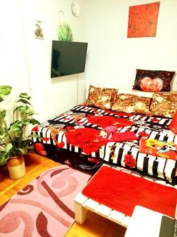 Daily apartment rentals near the railway station. Otrada Beach., Odessa - apartment by the day