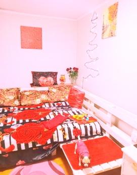 Daily apartment rentals near the railway station. Otrada Beach., Odessa - apartment by the day