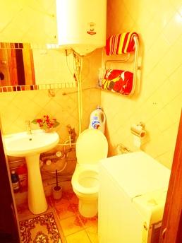 Daily apartment rentals near the railway station. Otrada Beach., Odessa - apartment by the day