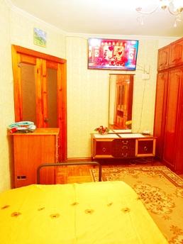 Daily apartment rentals near the railway station. Otrada Beach., Odessa - apartment by the day