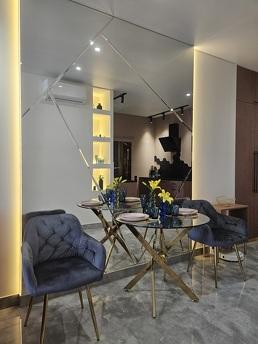 5 minutes to the beach. Designer apartment!, Odessa - apartment by the day