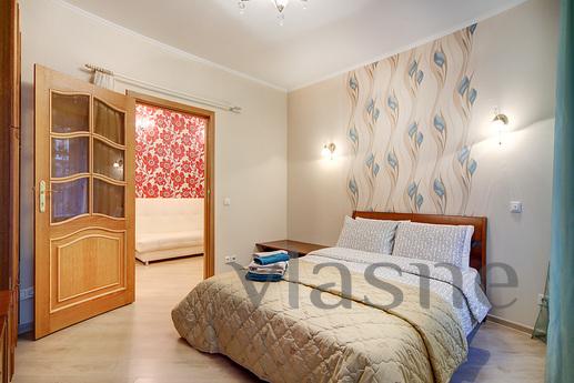 Apartments near Kazan Cathedral, Saint Petersburg - apartment by the day