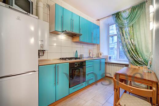 Apartments near Kazan Cathedral, Saint Petersburg - apartment by the day