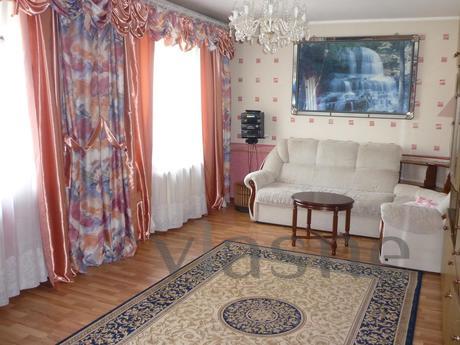 Two-bedroom apartment in Omsk, Omsk - apartment by the day