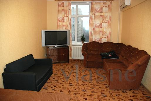 Cozy, large apartment with quality renovation in walking dis