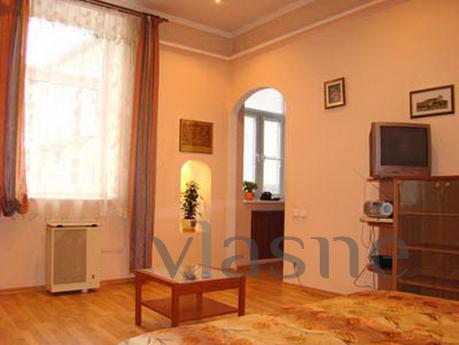 Apartment for rent in Omsk on the Traini, Omsk - apartment by the day