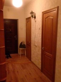 A cozy apartment in a new house, Novosibirsk - apartment by the day