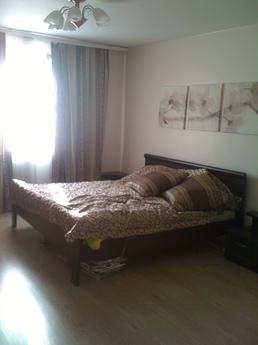 Excellent apartment in the metro !!!, Novosibirsk - apartment by the day
