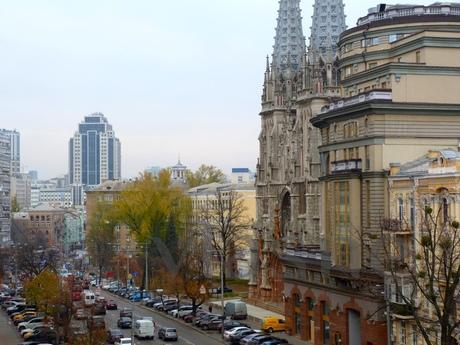 Center Olympic Palace Ukraine, Kyiv - apartment by the day